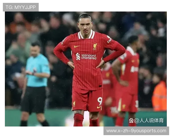 利物浦外线包夹压制强烈,努涅斯头球稍偏 利物浦外线包夹压制强烈,努涅斯头球稍偏